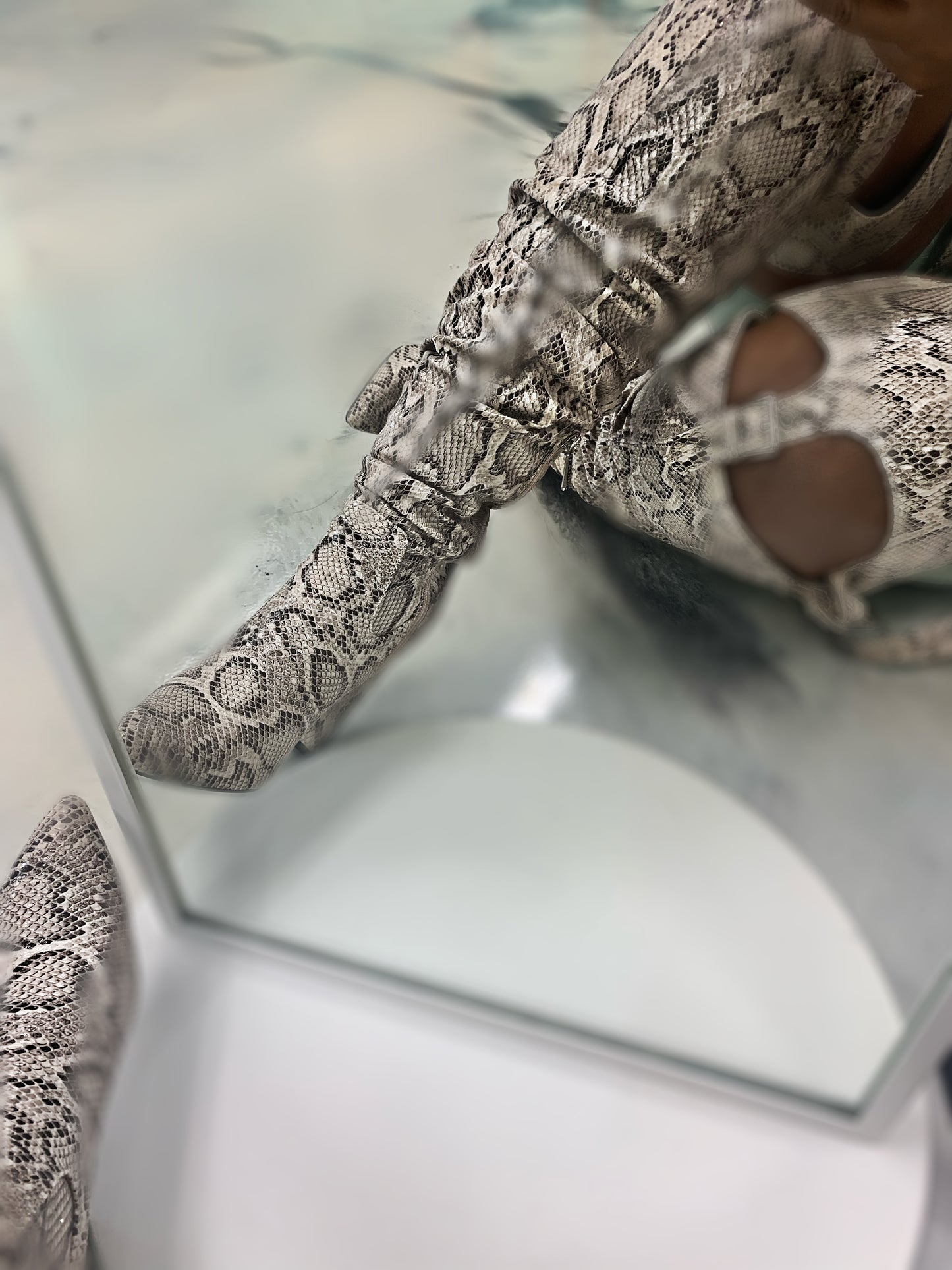 Snakes in my boots - Zcoutures